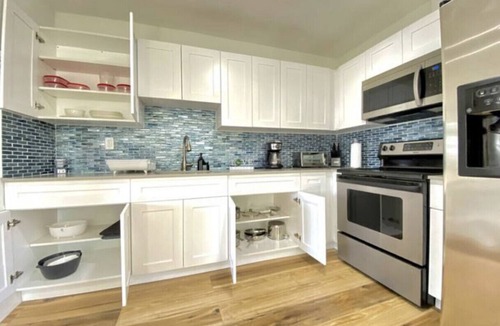Little Havana House | EPIC Miami Stay Near Stadium Airport Beach Wynwood