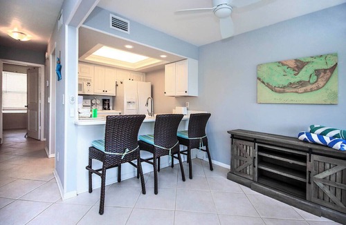 Sanibel House | Escape to paradise at Beach Road 104