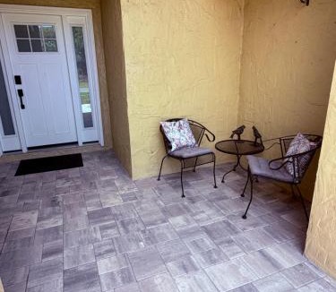 Town N County Park House | Escape to Tropical Tampa