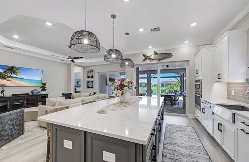 Naples House | Esplanade by The Islands