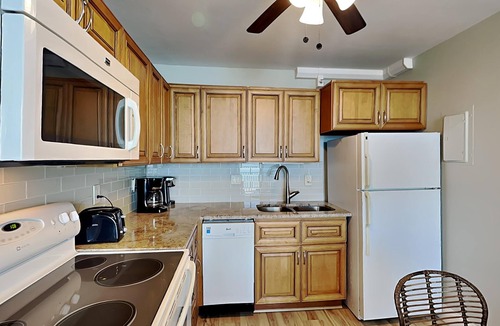 South Island Condo | Estero Beach & Tennis by Distinctive Beach Rentals