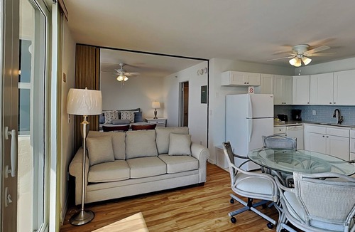 South Island Condo | Estero Beach & Tennis by Distinctive Beach Rentals