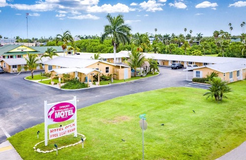Everglades City Hotel | Everglades City Motel - Queen Room, 2 Beds, Back Door