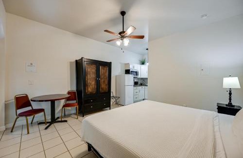 Naples Apartment | Everglades Getaway 15 Mi to NP: Sail + Swim!