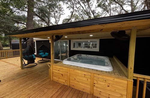 Wesley Chapel South House | Exclusive Farmhouse Villa with Hot Tub Retreat
