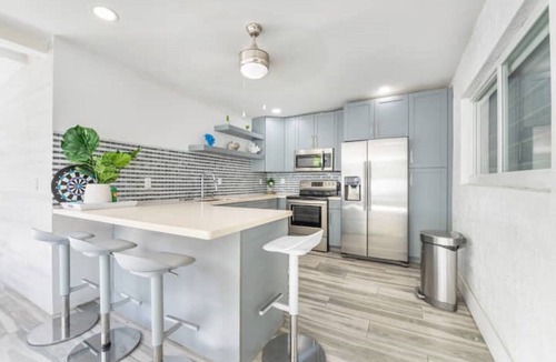 Flagami House | Exclusive Location Near Calle 8 & Airport Pool