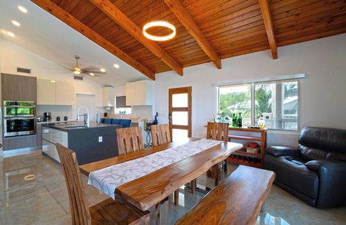 Tavernier House | Exclusive Villa/Oceanfront terrace & Private Beach