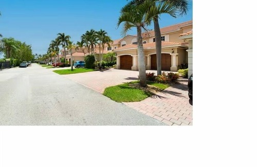 Delray Beach Condo | Executive 3BR Pet‑Friendly Fully Furnished Near I‑95 & Tpke 30‑Night Min