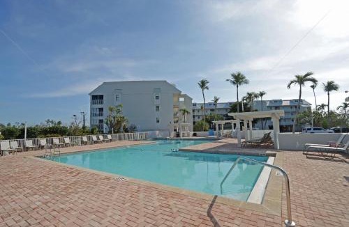 Captiva House | Experience breathtaking views of Pine Island Sound from the stunning South Seas Bayside Villa 5220