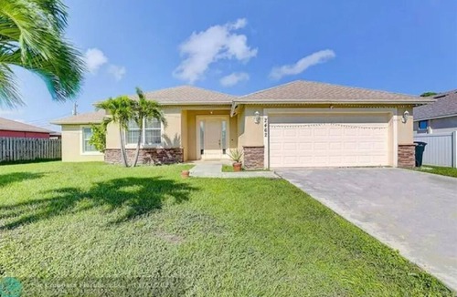 Port Saint Lucie House | Experience golf paradise! Just 9 mins from PGA Village.