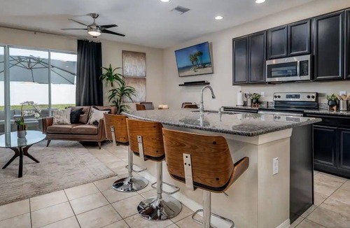 Riverview House | Experience Unparalleled Luxury and Comfort