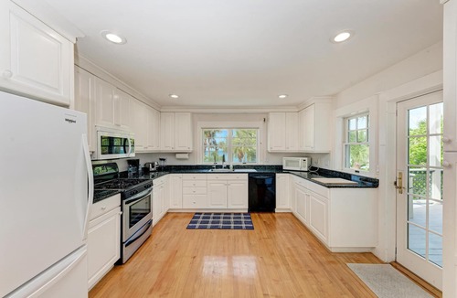 Englewood House | Exquisite Home: Gulf Front Paradise: Steps to Private Beach, Incredible Sunsets!