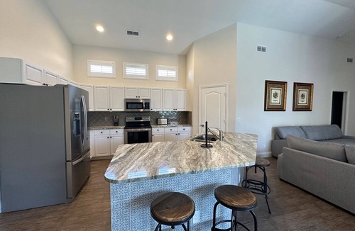 Central Naples House | Fabulous 4 bedroom, 3 bath home in gate community of Briarwood