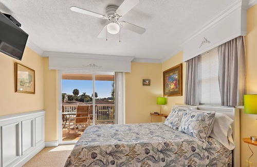 Dunedin Condo | FABULOUS DOCKSIDE VILLAS UNIT C CLOSE TO DOWNTOWN DUNEDIN AND THE BEACHES
