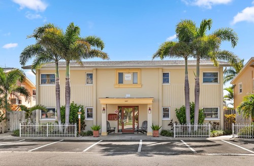 Dunedin Condo | FABULOUS DOCKSIDE VILLAS UNIT C CLOSE TO DOWNTOWN DUNEDIN AND THE BEACHES