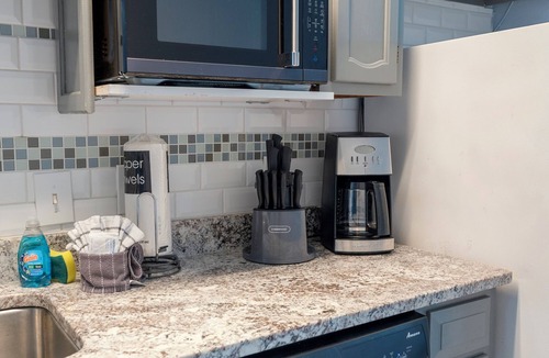 El Centro Beach Condo | Fall Dates Available! Quick Walk to Beach! Perfect for Families!
