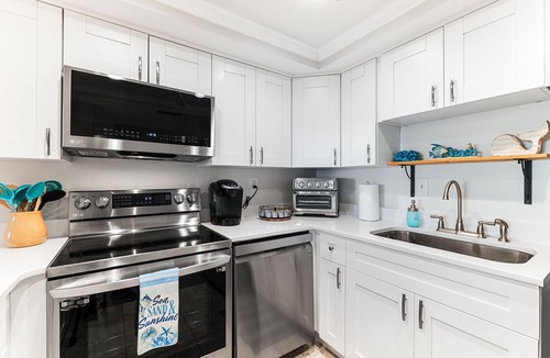 Crescent Beach Condo | Fall Discount/Close to St Augustine/Steps to Beach, Pool, Dock/Beach Supplies