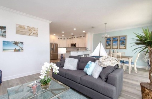 Marathon House | FALL & WINTER SPECIALS! 5 Bdrm, 5 bath,Elevator, Dock,PrivatePool,Walk to beach!