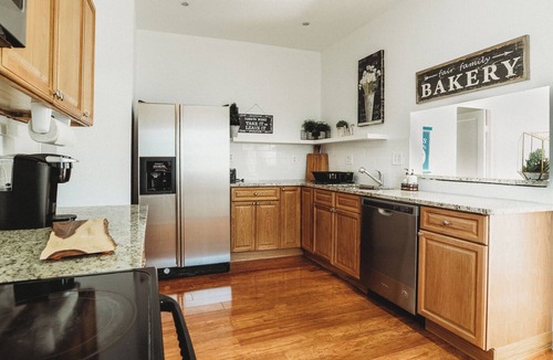 Historic Uptown House | Families and Friends Stay Together in a Historic Uptown Large Bungalow, Downtown