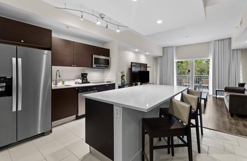 Doral Condo | Family 3 Bedroom Villa w/4 baths Miami