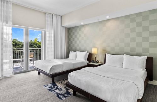 Doral Condo | Family 3 Bedroom Villa w/4 baths Miami