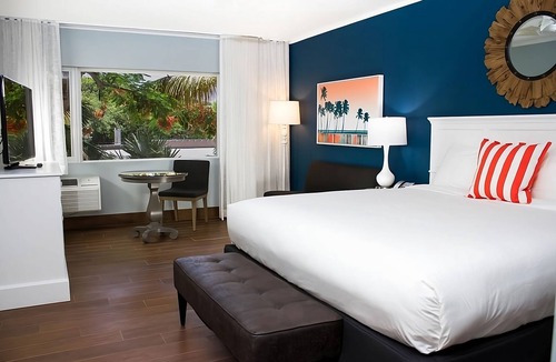 Marathon Resort | Family and Friends Getaway! 2 Pet-friendly Units, Onsite Pool and Tennis Courts