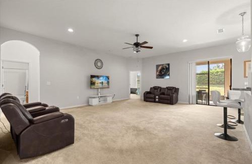 Lake Wales House | Family-Friendly 3BR Getaway BBQ Game Room Fun
