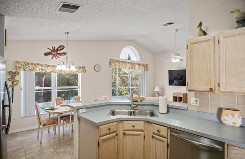 Lindfields House | Family-Friendly 4BR Private Pool Minutes to Disney