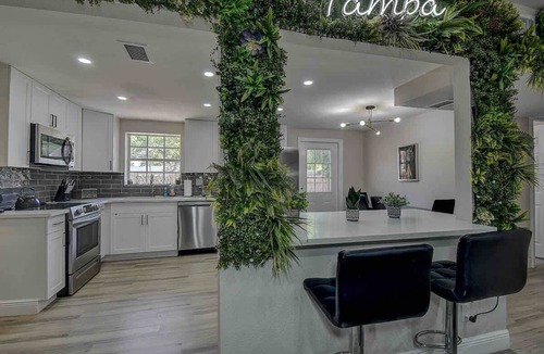 Sun Bay South House | Family Friendly 5BR Tampa Home 10Min To Downtown