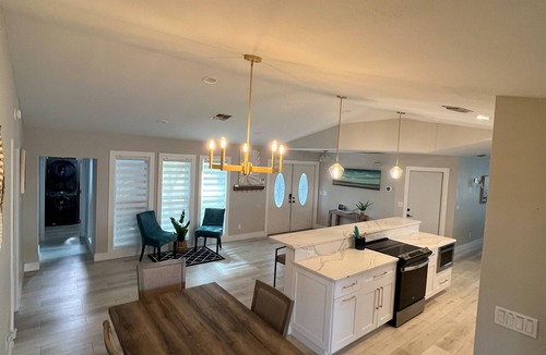 Pelican House | Family-Friendly 6BR 3 Wings, Tiki Deck, Spa, Open Layout, Quick Gulf Access