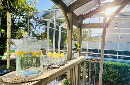 Bradenton House | Family friendly activities for all ages! Pool, Golf, Corn-Hole, Fishing & more!
