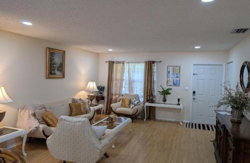 Palm Bay House | Family Friendly Quiet Near Beaches Parks and Cities