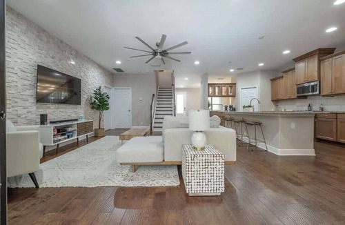 South Pinellas Community Council House | Family home in gated community 4 mins from beach!
