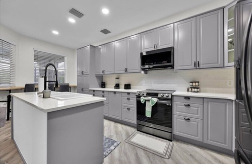 Calabay Parc House | Family Luxury Sunset Oasis - POOL HEATING