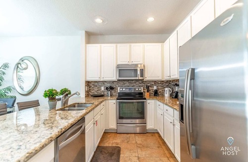 Bellavida House | Family Retreat: Private Pool, Near Theme Parks