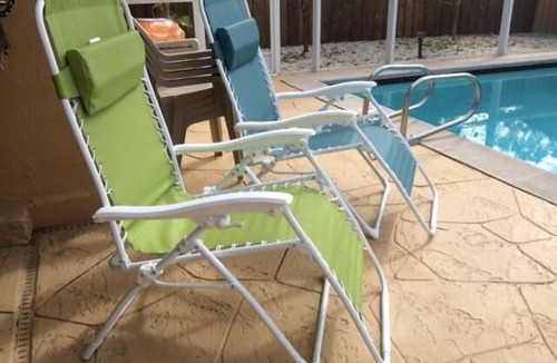 Naples Park House | FAMILY REUNION TIME! HUGE POOL & WALKING DISTANCE TO VANDERBILT BEACH!