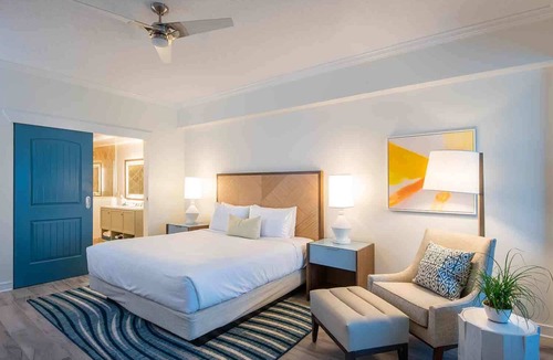 Marathon Hotel | Family Room in Duck Key | Sauna, Kayak & Pools