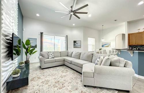 Loughman House | Family Vacation, 6 Bedroom House with Private Pool at Solterra Resort