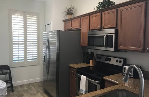Regal Palms House | FamilyFun: 4BR 3.5BA Townhouse near Disney & indoor Pickleball courts