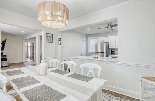 Atlantic City House | Fantastic 6-bedroom house in charming Ventnor City 1 1/2 blocks to the beach