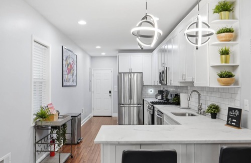 Federal Hill House | Federal Hill Luxury Loft w/Rooftop Deck & Parking!