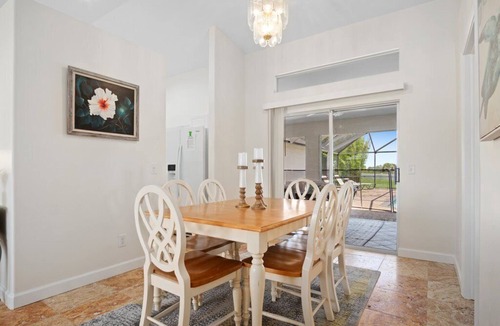 Biggar House | Feel @ Home Ft Myers - 3bd - 2bh - POOL - Sleeps 8