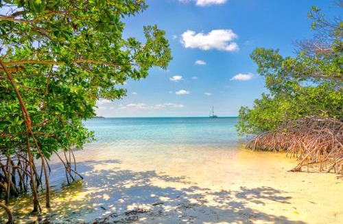 Long Key Resort | Fiesta Key RV Resort Waterfront Cottage 33