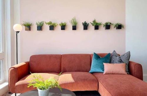 Passyunk Square Apartment | FIFA 10 Mins Away | Rooftop | Gym | King bed