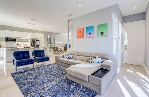 Coral Way House | FIFA Perfect | Deco Delight: Central Hub
