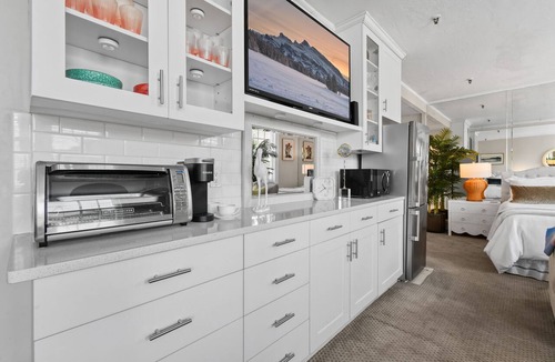Palm Beach Condo | FIFA Pool/Beach 2 Queen bed Studio Suite CoNdo