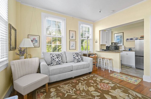 Palm Beach Condo | FIFA TRAINPool/Valet/StepsToBeachDine/Provence 1br