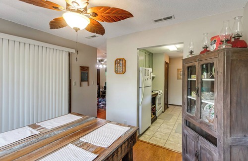 Brookfield Cabin | Fishing Pond & Screened Deck 'Mourning Dove Lodge'