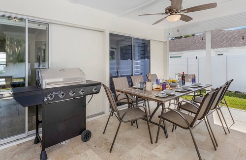 Palm River Estates House | Flaming Vine Retreat. Beach*Pool*Dine*Relax*Repeat!