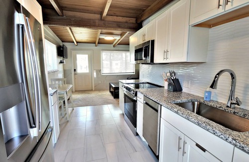 Englewood Condo | Florida Condo Getaway w/Pool & Boat Dock –Across the street to Englewood Beach!